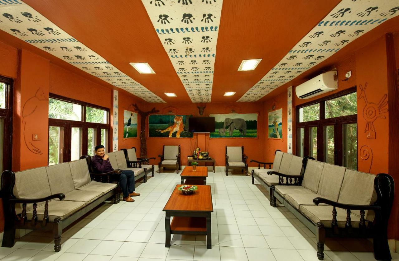Chitwan Paradise Hotel Sauraha Ngoại thất bức ảnh
